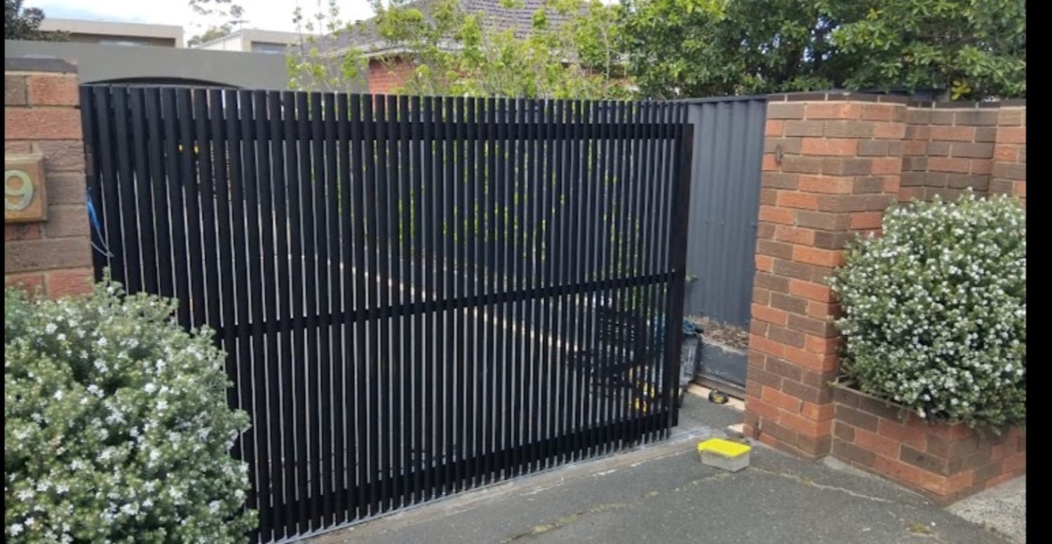 Automatic sliding driveway gate by Mordy Fencing 2