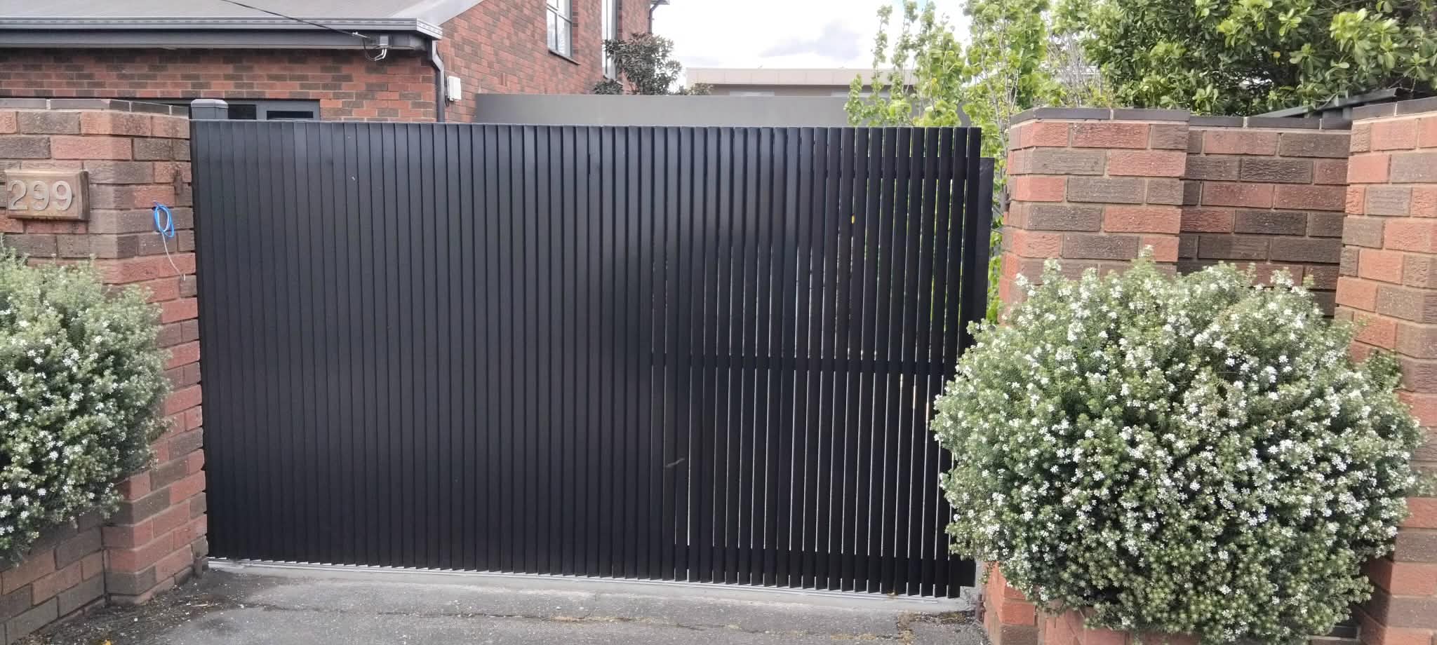 Aluminium Slat Fencing project 9