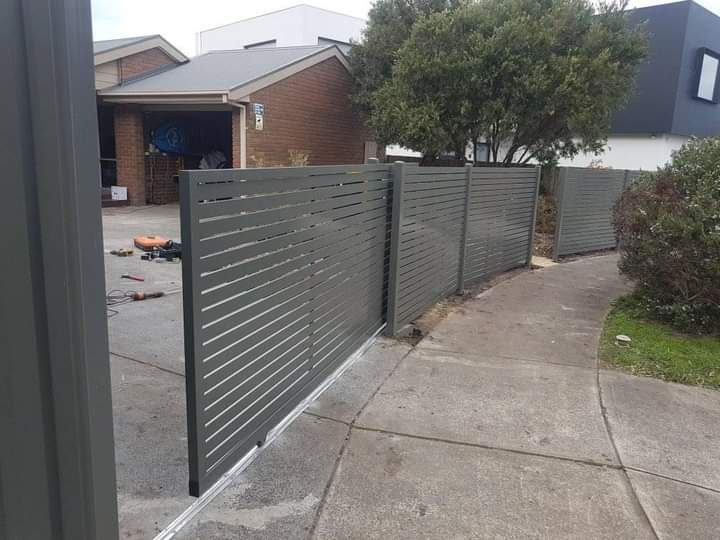 Aluminium Slat Fencing project 13