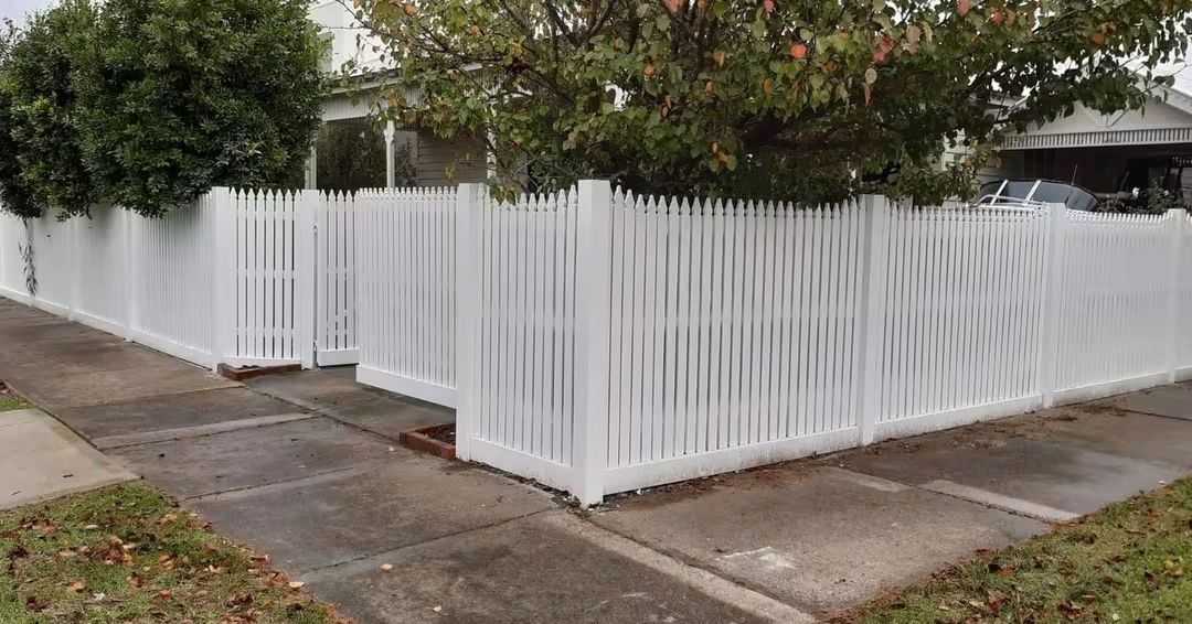 Windsor style front fence by Mordy Fencing